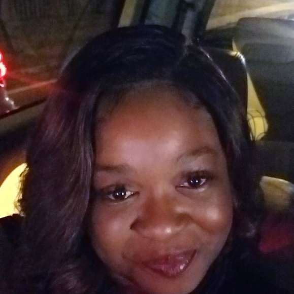 Meet your Posher, Gail - Picture 2 of 3